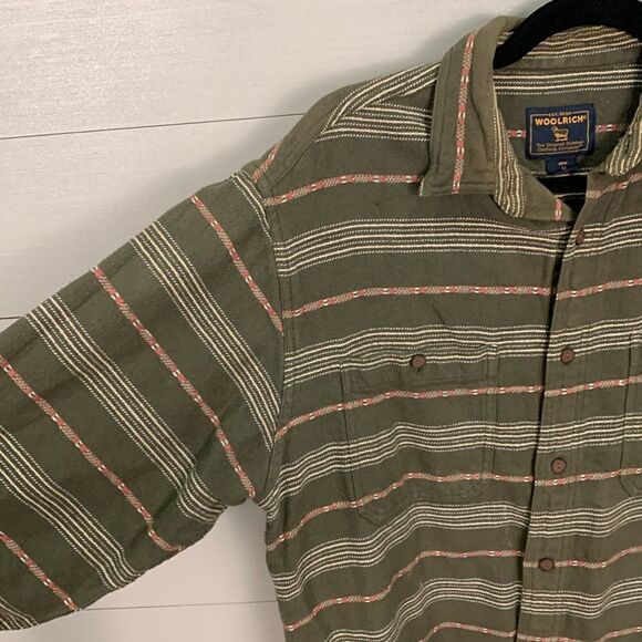 Woolrich green Aztec style button down casual style shirt men’s medium - Picture 4 of 6